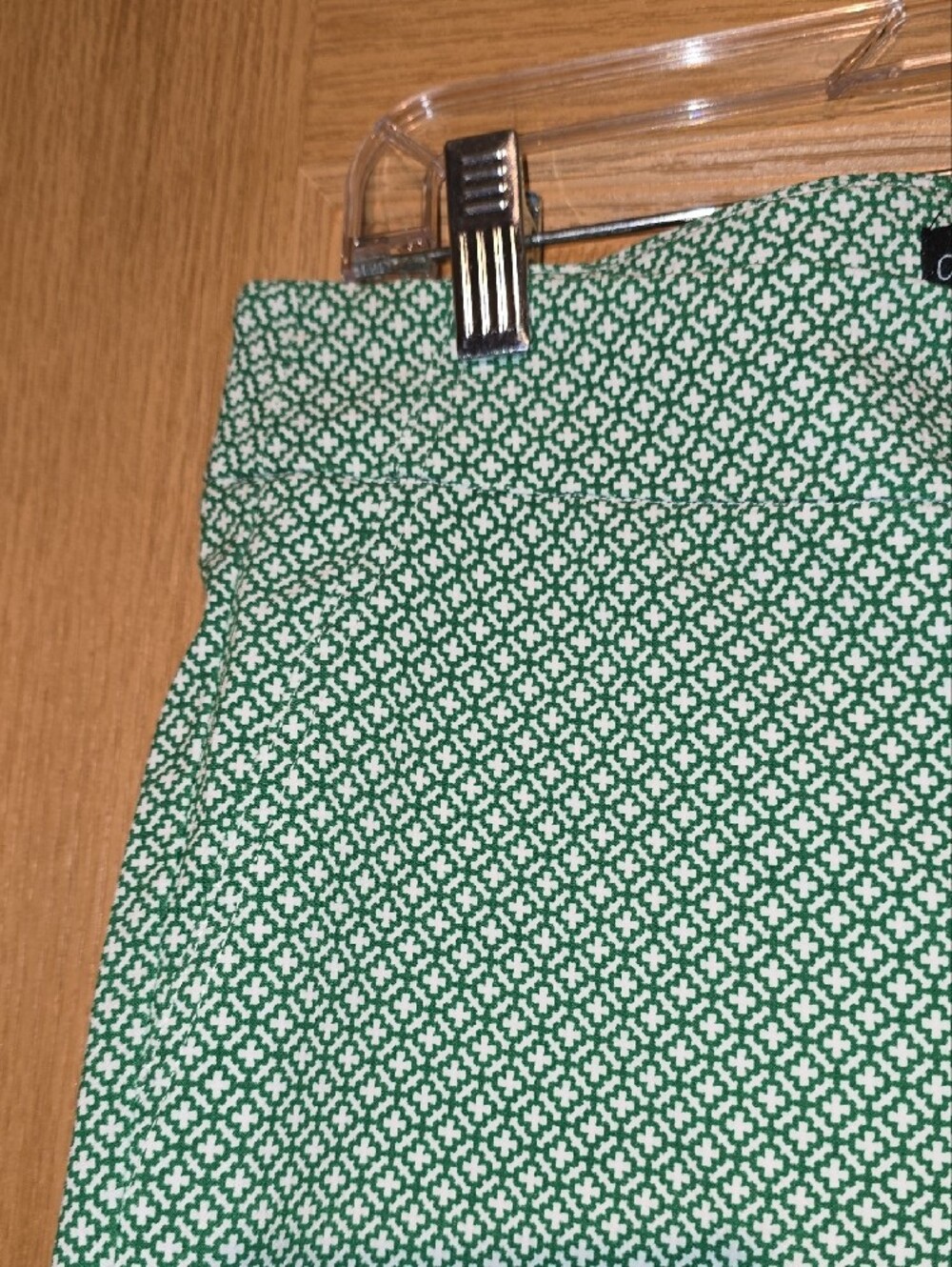 Cynthia Rowley Green Patterned Capris - Picture 3 of 6